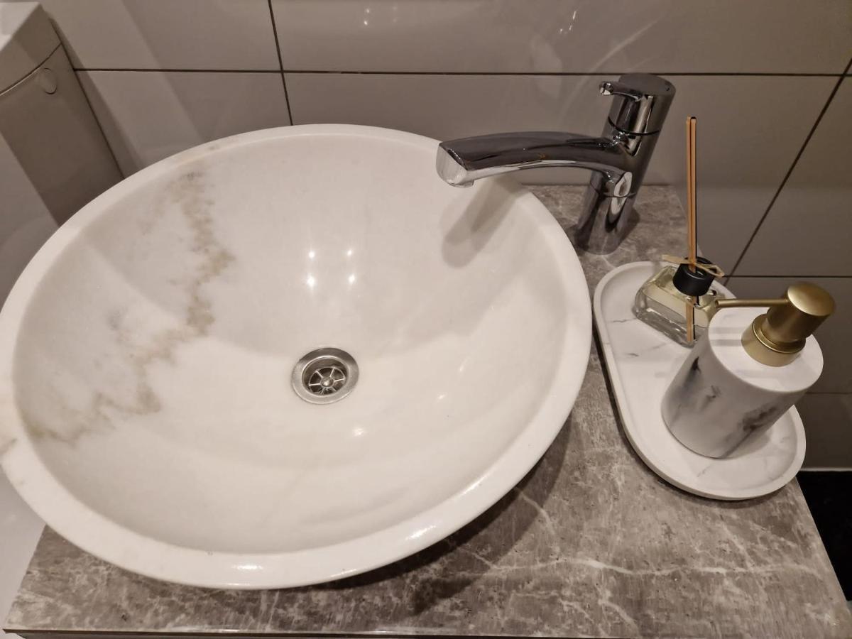 Zentral Duisburg Appartement Buitenkant foto