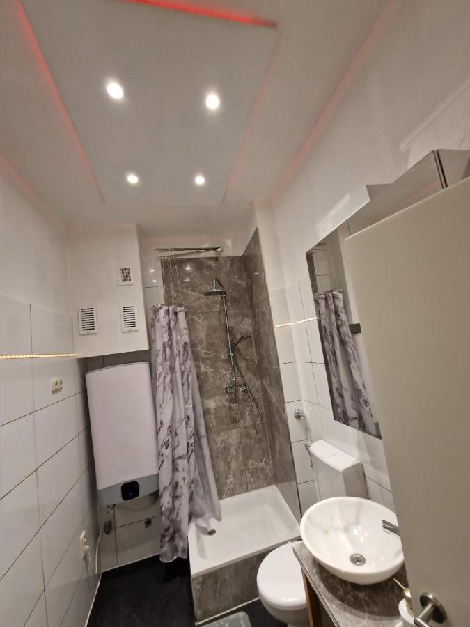 Zentral Duisburg Appartement Buitenkant foto